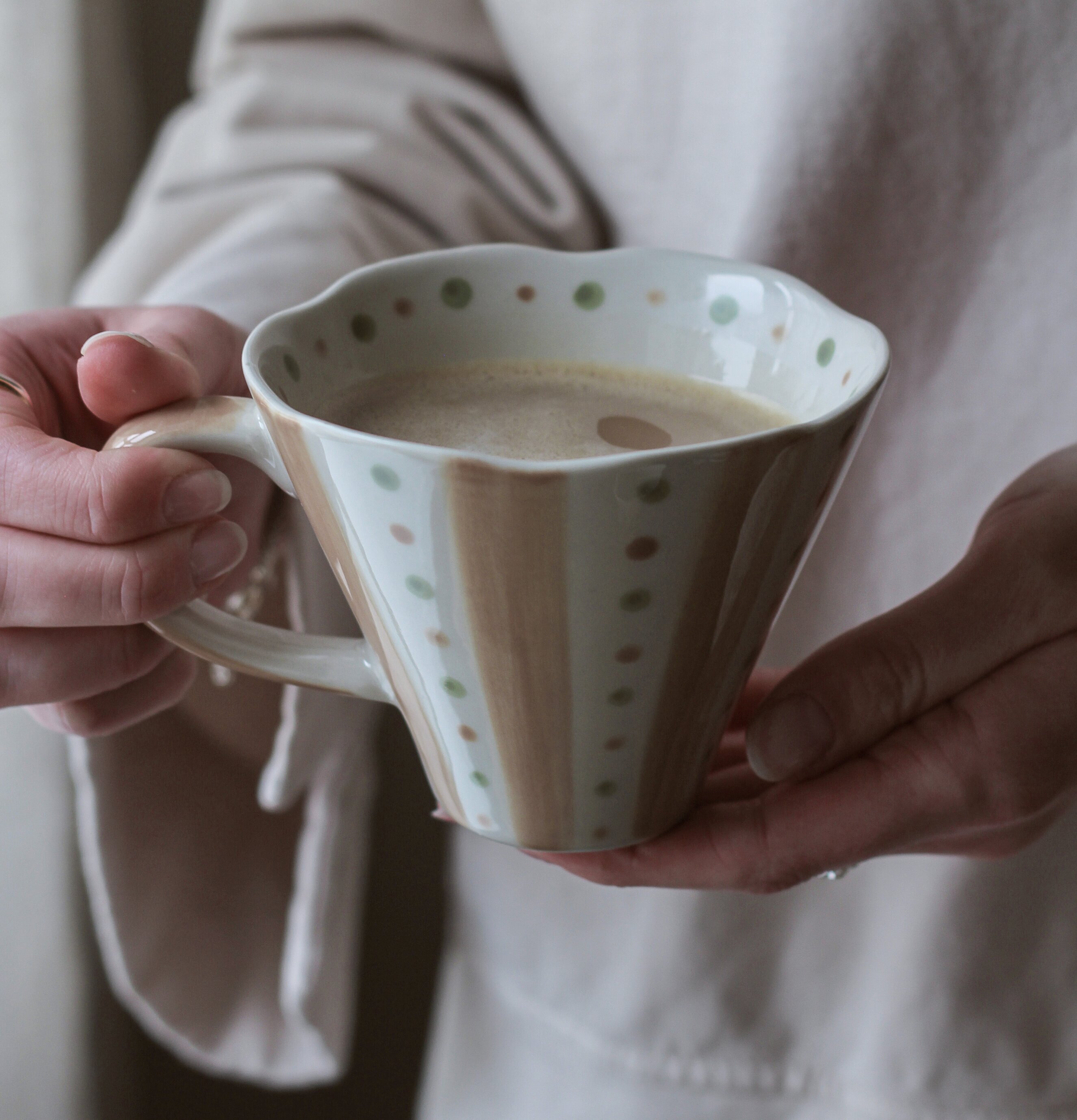 Mugg Dots & Stripes Taupe/Green Majas Cottage Muggar/koppar i porslin, keramik, papper eller biologiskt material organiskt
