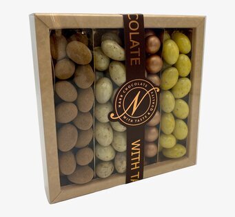 Bild: Elegant julchokladask med fyra smaksektioner