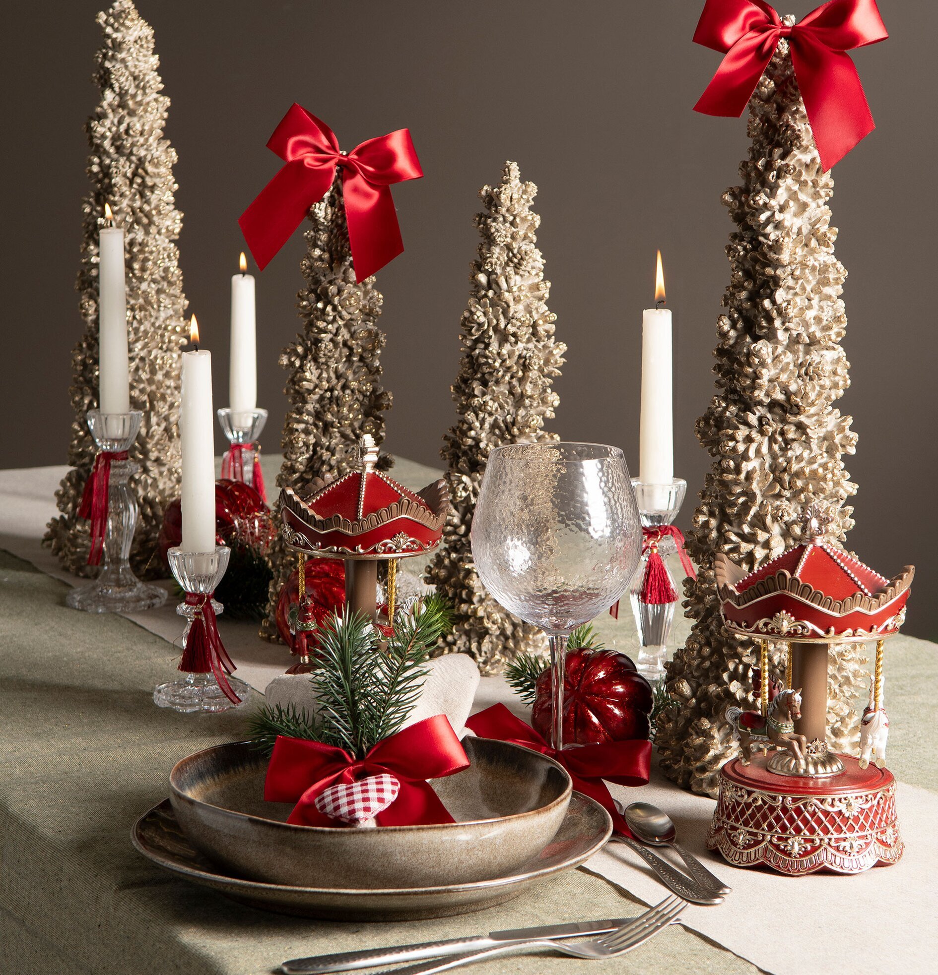 Speldosa Karusell Röd A Lot Decoration Övrig prydnad/dekoration för inredning innemiljö