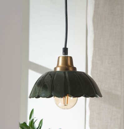 Foto av elegant taklampa med tidlös design och värme