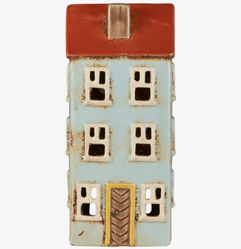 Bild av charmig ljuslykta med unik design och färger