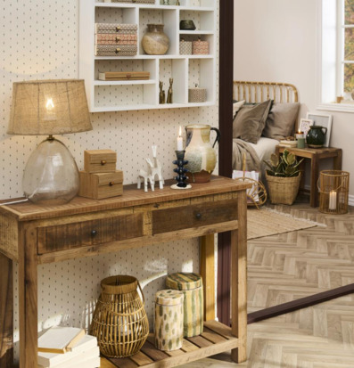 Bild av harmonisk interiör med naturliga material