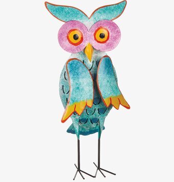 Bild av färgglad uggla i hamrad plåt med detaljerad design