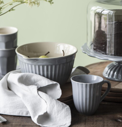 Bild av harmonisk köksmiljö med stilrena detaljer