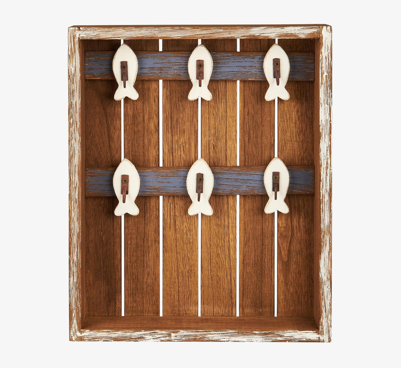 Bild av rustikt nyckelskåp med fiskformade knoppar