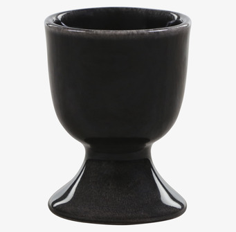 Bild av elegant svart äggkopp i keramik för frukostbordet