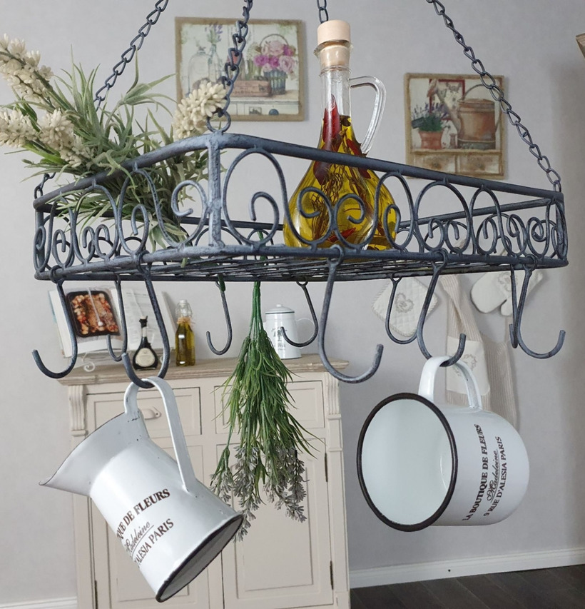 Bild av rustik takhylla med vintage och lantlig känsla