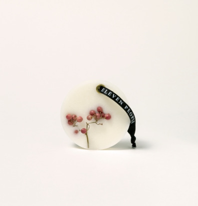 Bild av smakfullt designat doftblock med naturtema