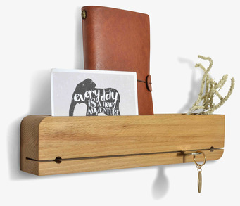 Bild av elegant nyckelhållare i oljad ek med läderdetaljer