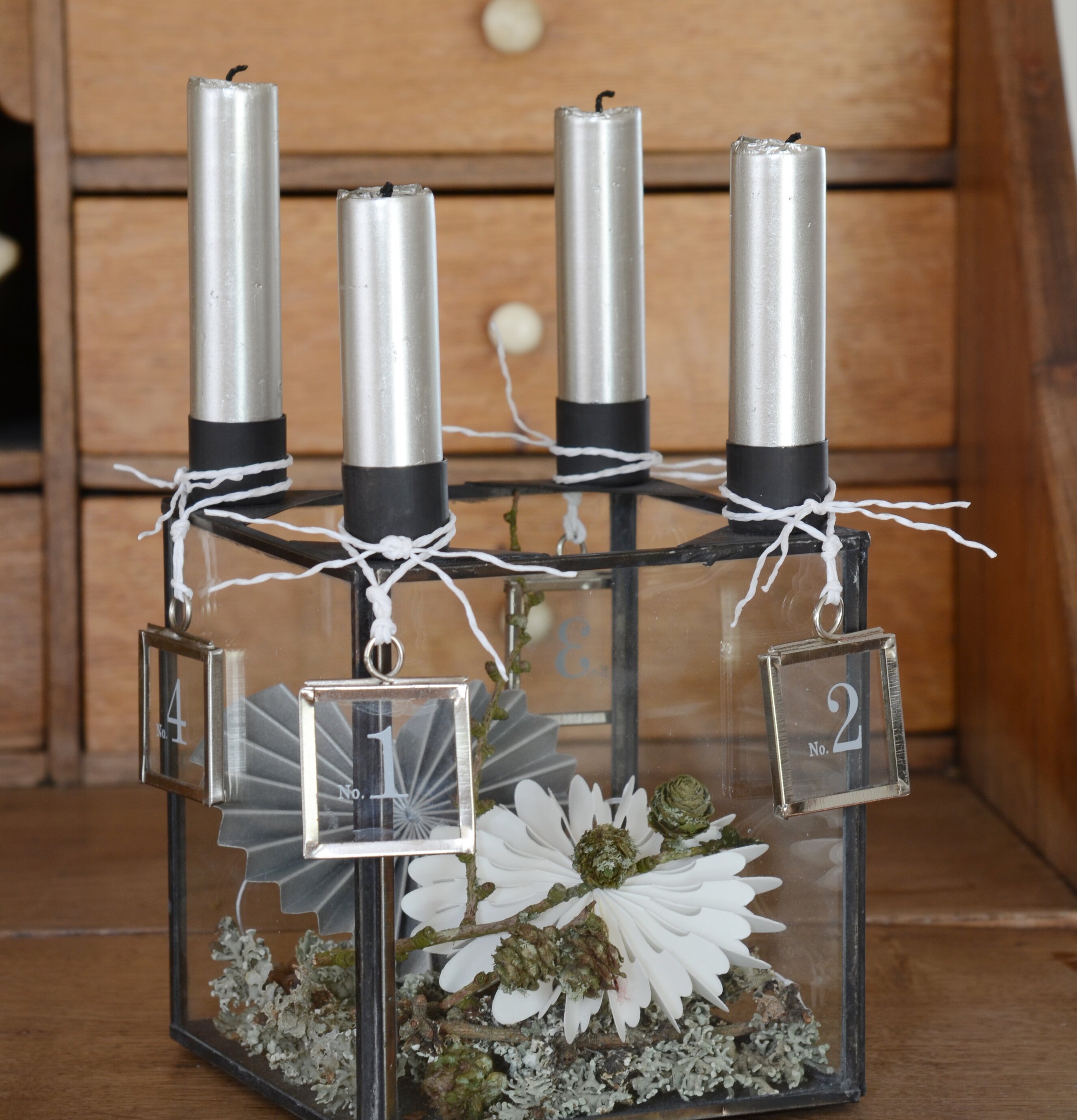 Ljusstake Glasbox Antik från IB Laursen med torkade blommor