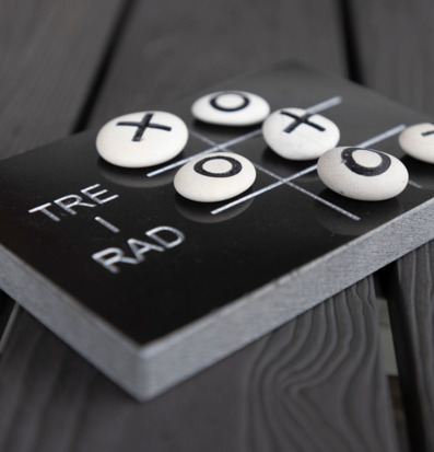 Bild av stilrent och robust spelbräde för tre i rad