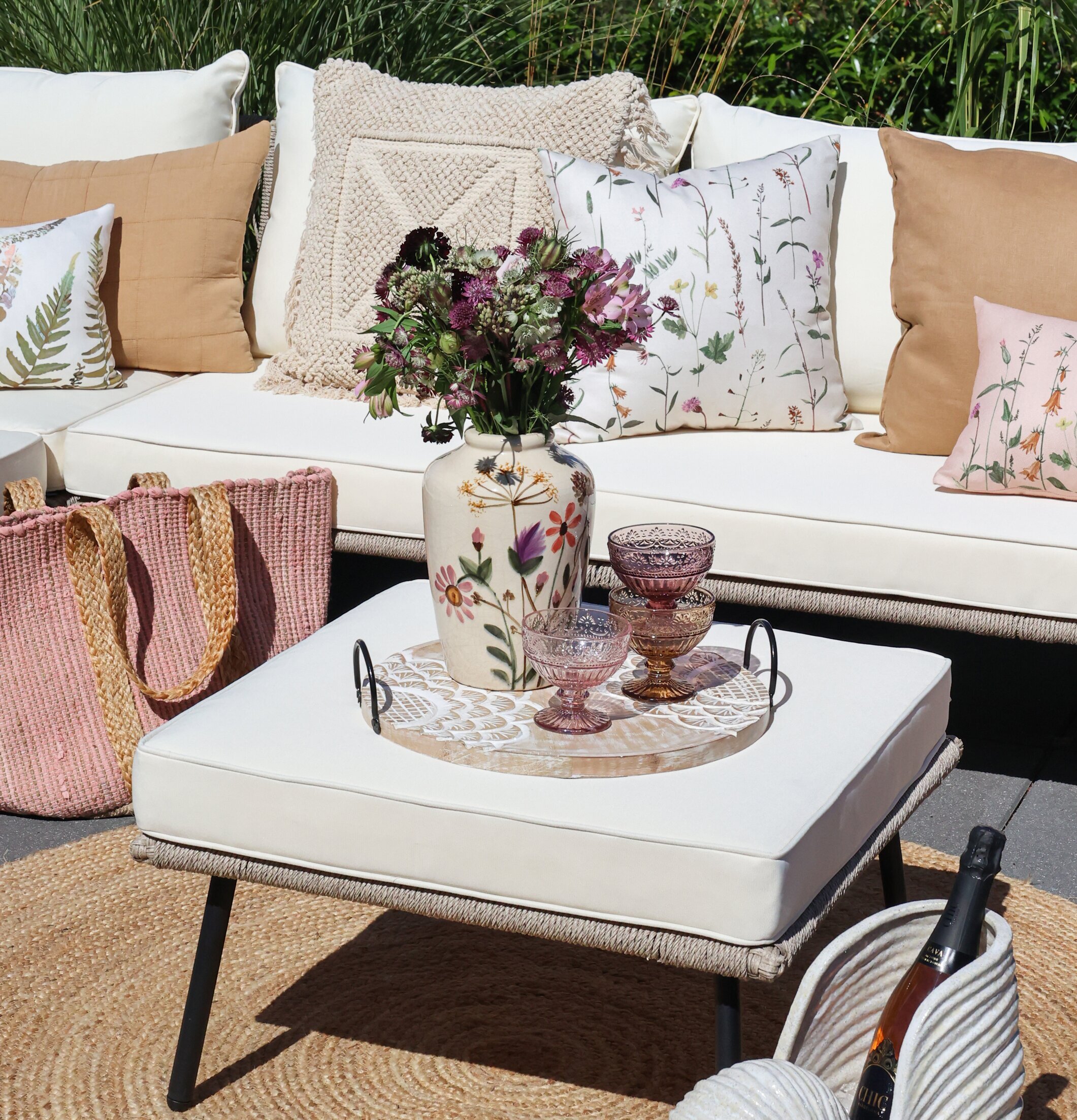 Bild av smakfull utomhusmiljö med eleganta detaljer