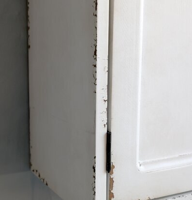 Bild av väggskåp med vintage charm och tidlös design