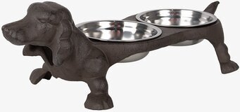 Foto av unik taxformad matskål i järn med stålskålar