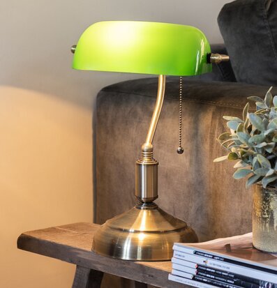 Bild av klassisk skrivbordslampa med gröna detaljer