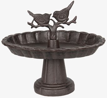 Bild av dekorativt fågelbad i järn med vintagekänsla