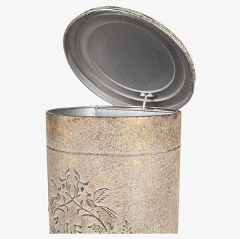 Bild av stilren pedalhink med vintage design och funktion