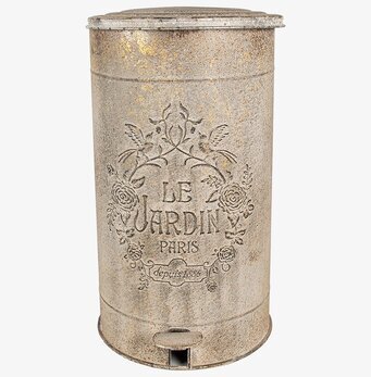 Foto av vintage pedalhink med elegant fransk design