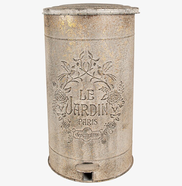 Foto av vintage pedalhink med elegant fransk design