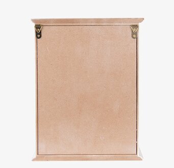 Bild av ett stilrent och funktionellt nyckelskåp i trä