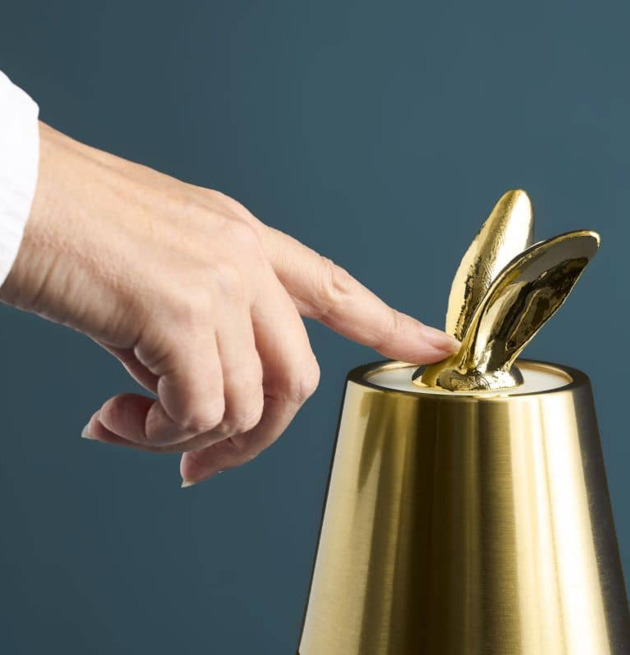 Bordslampa Hiding Rabbit / Kanin LED Shiny Gold Werner Voss Lampor Taklampor Golvlampor Bordslampor LED-lampor Ledlampor