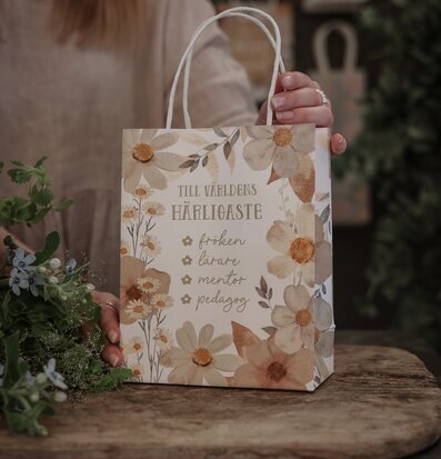 Bild av gåvopåse med botaniskt tema för pedagoger