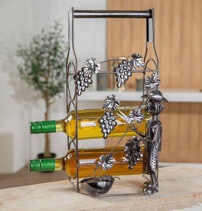 Bild av elegant flaskhållare med vinmakartema i metall