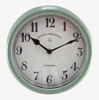 Bild av rustik och tidlös väggklocka med mintgrön ram
