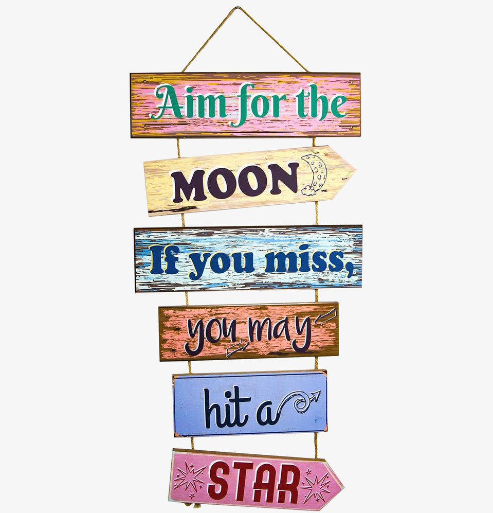 Träskylt - Aim For The Moon Signes Grimalt Väggdekoration Väggskyltar Posters Affischer Plåttavlor Plåtskyltar Tavlor Kalenderhängare