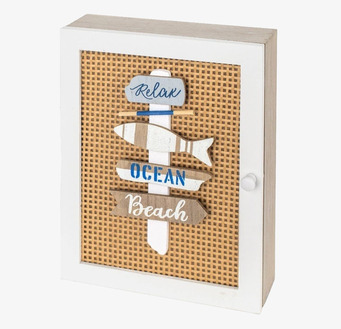 Bild av maritimt nyckelskåp med stilren och rustik design