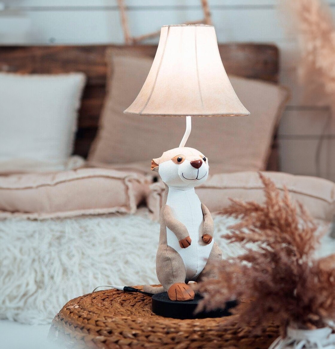 Bordslampa Eddie Surikat Happy Lamps Lampor Taklampor Golvlampor Bordslampor LED-lampor Ledlampor Fönsterlampor Ljusslingor för dekoration