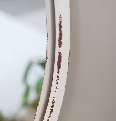 Bild av antikinspirerad väggspegel med unik design