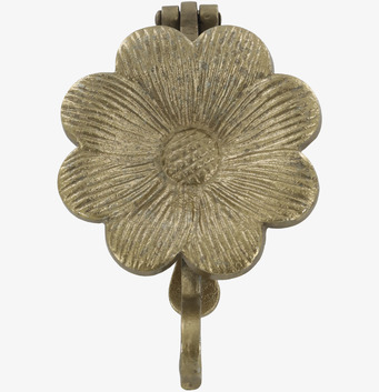 Bild av dörrklapp i antik mässing med blomdesign