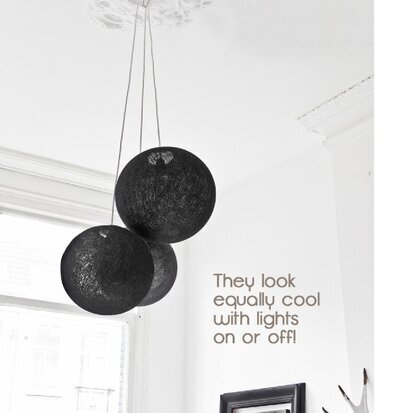 Bild av modern belysning i stilren och elegant miljö