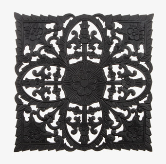 Bild av detaljrik tempeltavla med belysning och djup