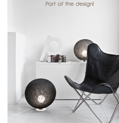 Bild av modern inredning med ljusdesign och stilren känsla