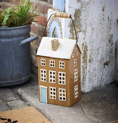 Bild av charmig ljuslykta med rustik och antik design