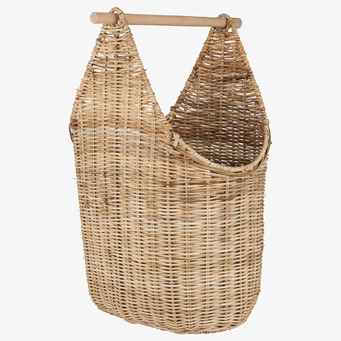 Bild av flätad rottingkorg för toalettpappersförvaring