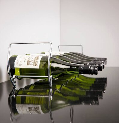 Bild av elegant och funktionellt stapelbart vinställ