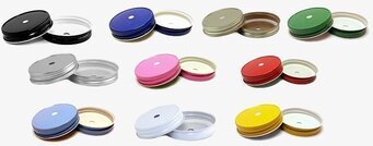 Bild av färgglada lock med sugrörsöppningar för burkar