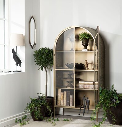 Bild av stilrent inredd hörna med elegans och lugn