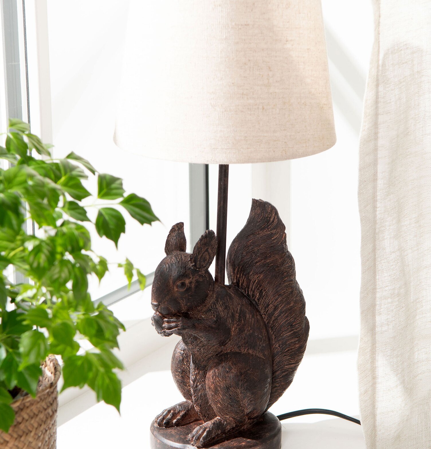 Lampfot Ekorre Poly A Lot Decoration Lampor Taklampor Golvlampor Bordslampor LED-lampor Ledlampor Fönsterlampor Ljusslingor för dekoration