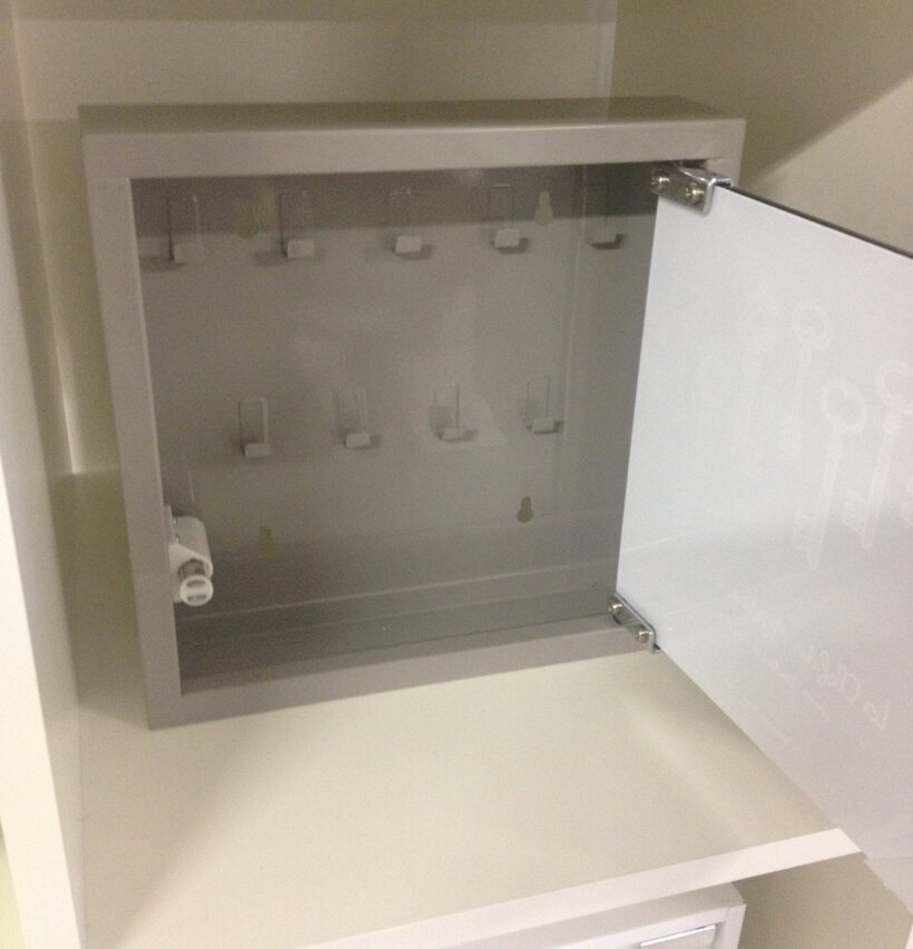 Nyckelskåp Nostalgi Grå från Derriére la porte på hylla