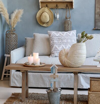 Bild av stilrent vardagsrum med harmonisk atmosfär