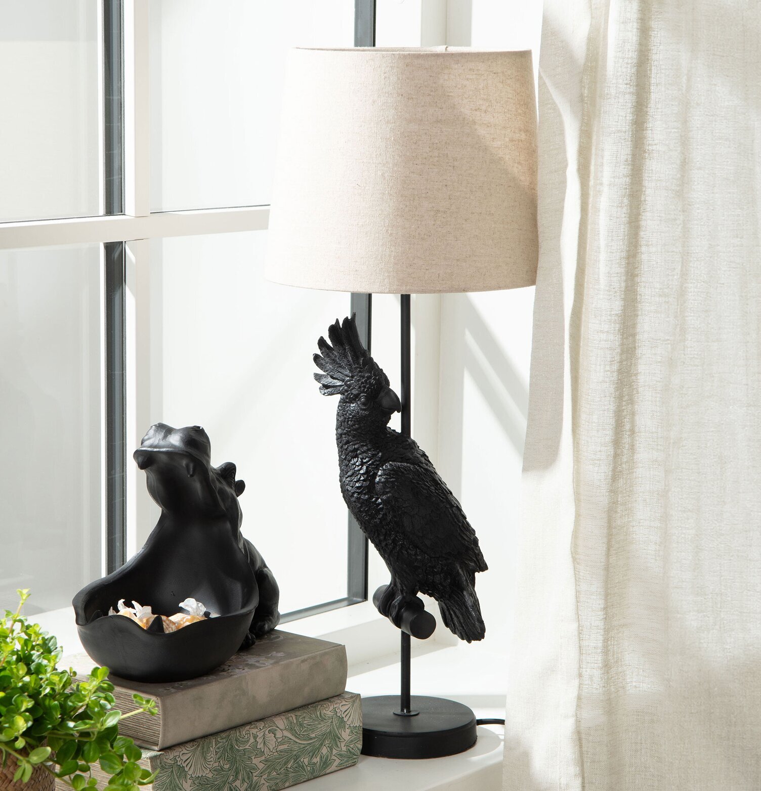 Lampfot Kakadua Svart Poly A Lot Decoration Lampor Taklampor Golvlampor Bordslampor LED-lampor Ledlampor Fönsterlampor Ljusslingor för