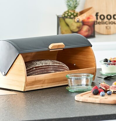 Bild av stilren brödbox i bambu för modern köksinredning