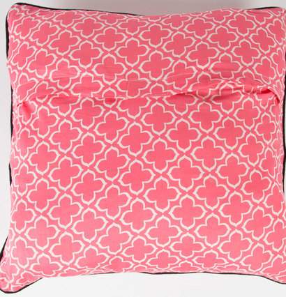 Kudde - You Are Beautiful från Sass & Belle i rosa mönster