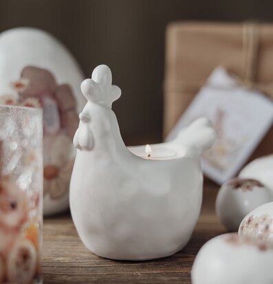 Bild av charmig ljuslykta med rustik inredning