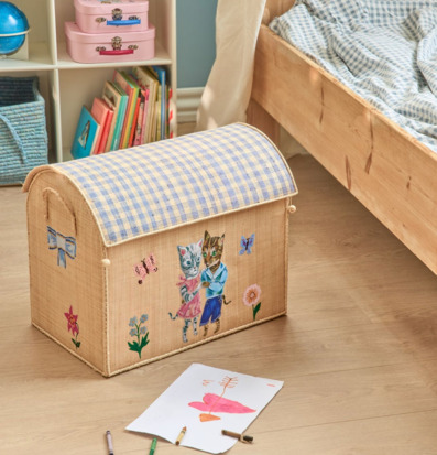 Bild av färgglad och funktionell barnrumsinredning