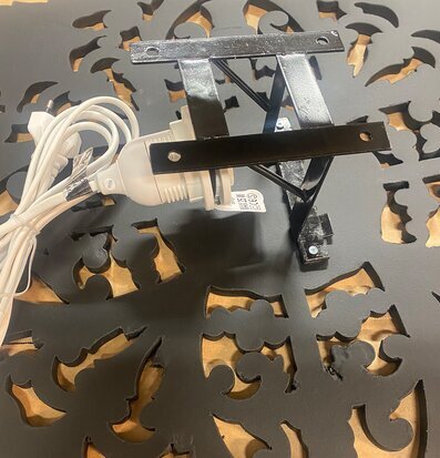 Bild av tempeltavla med stilren belysning och design